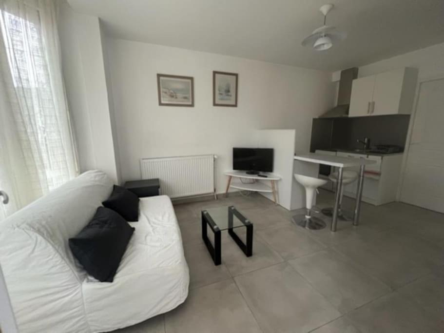 Bel Appartement Entre Paris Et Disneyland - Proche Centrex Noisy-le-Grand Exterior photo